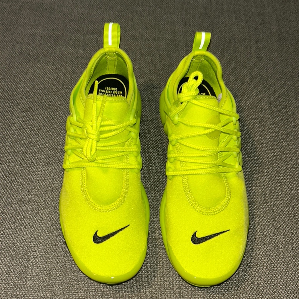 NWOT 6W Nike Presto Atomic Green